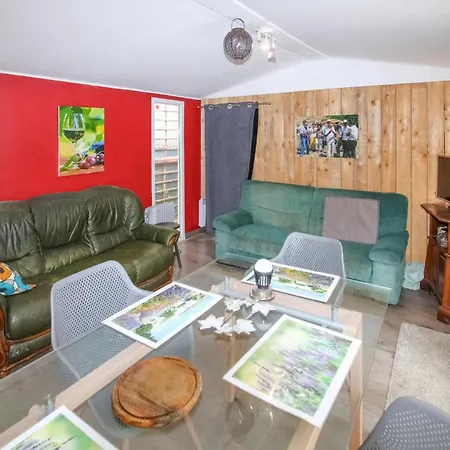 1 Bedroom Lovely Stacaravan In مكان تخييم Beauchastel